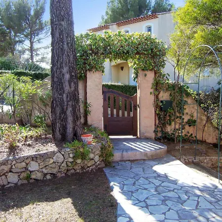 Avec Piscine A Saint-raphael Et Vue Sur La Montagne וילה Saint-Raphaël