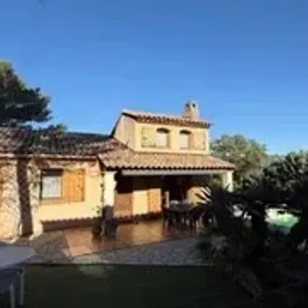 Avec Piscine à Saint-raphaël Et Vue Sur La Montagne * Saint-Raphaël