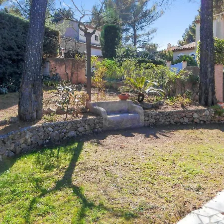 De 3 Avec Piscine Privee Et Jardin Clos A Raphael A 6 Km De La *