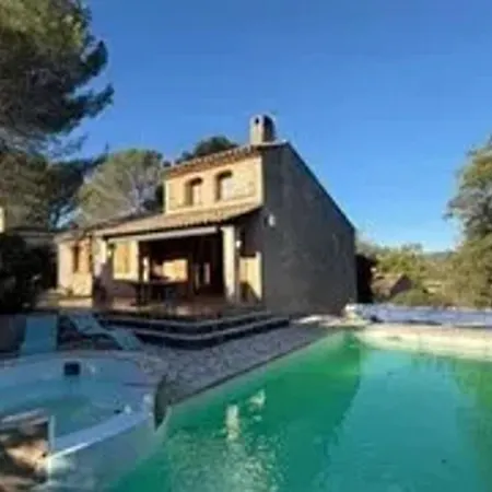 فيلة Avec Piscine A Saint-raphael Et Vue Sur La Montagne *