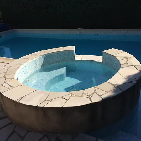 Avec Piscine A Saint-raphael Et Vue Sur La Montagne וילה *