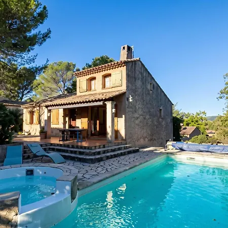 Villa Avec Piscine A Saint-raphael Et Vue Sur La Montagne